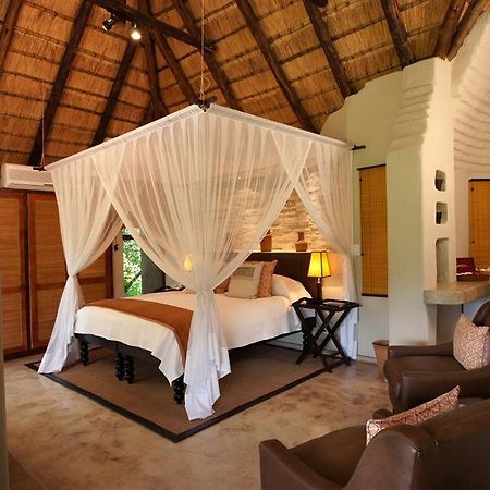 Impodimo Game Lodge Madikwe Game Reserve Eksteriør billede